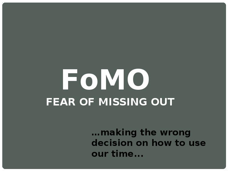 Fomo что это. Fomo Fear of missing out. Синдром Fomo. Fomo эффект. Fomo картинки.