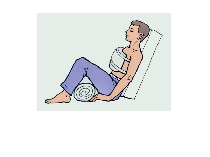 Пп при ранении грудной клетки. Положение при повреждении грудной клетки. Положение пациента при травме грудной. Оказание первой помощи при повреждении грудной клетки. Положение при повреждении грудной клетки.