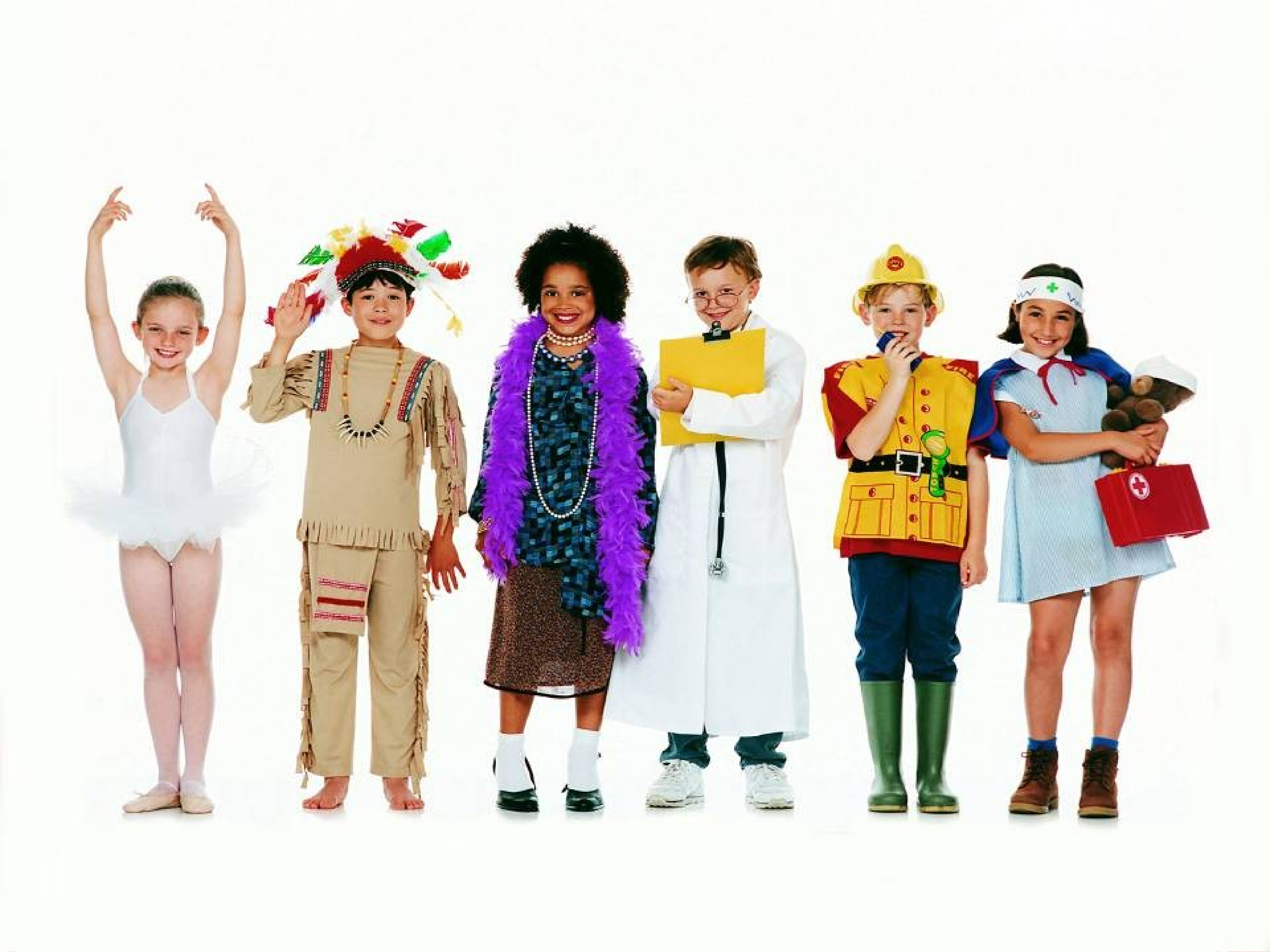 Дети в костюмах разных профессий