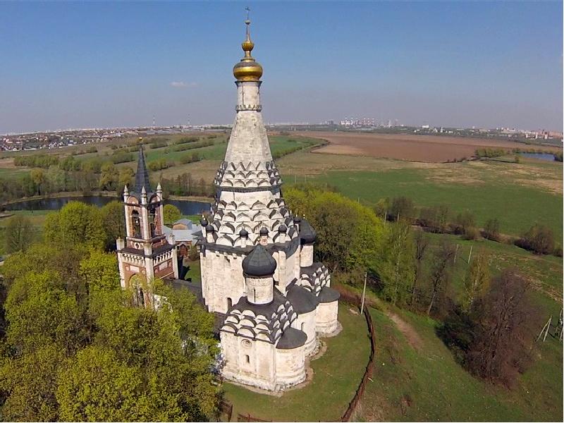 Церковь в селе остров