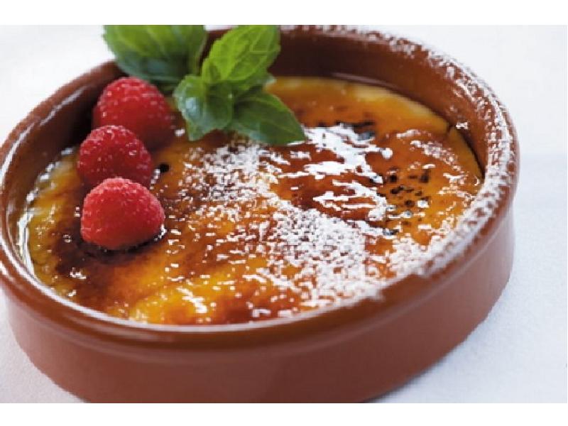 Крем каталана. Испанский десерт крем Каталана. Crema Catalana десерт. Каталонский крем (crema Catalán). Каталонский крем десерт Испании.